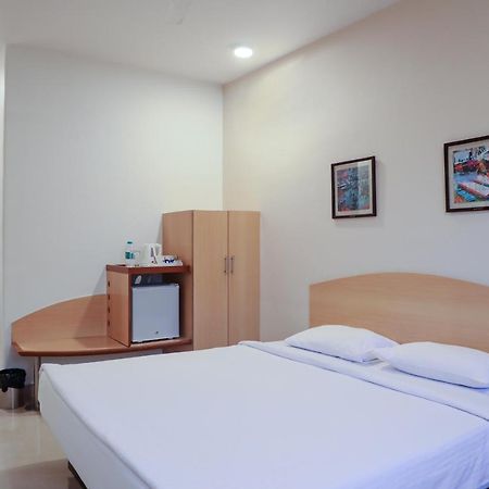 Готель Tirupur Екстер'єр фото