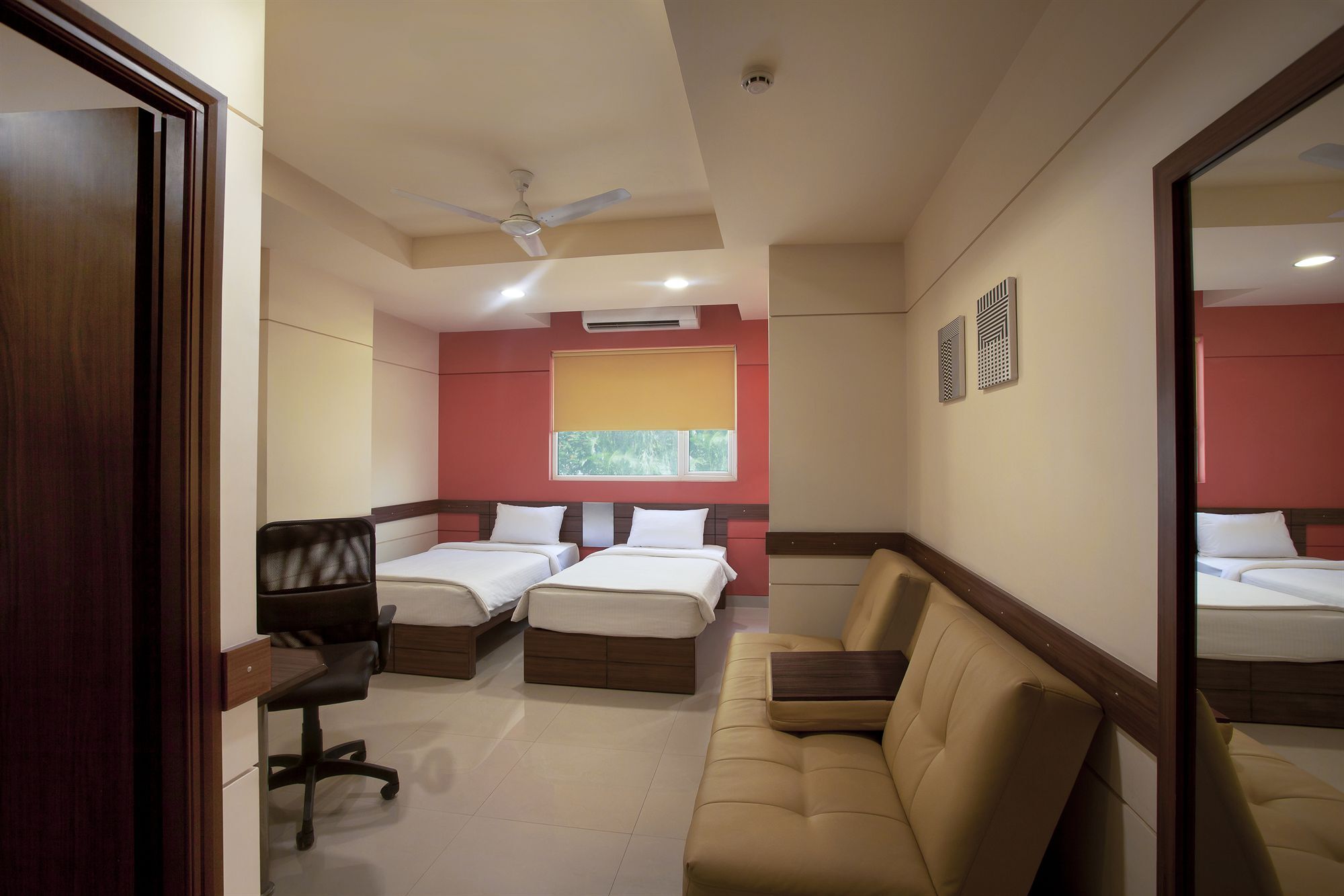 Готель Tirupur Екстер'єр фото